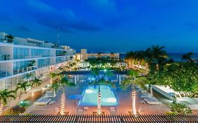 Magia Beach Side Condos